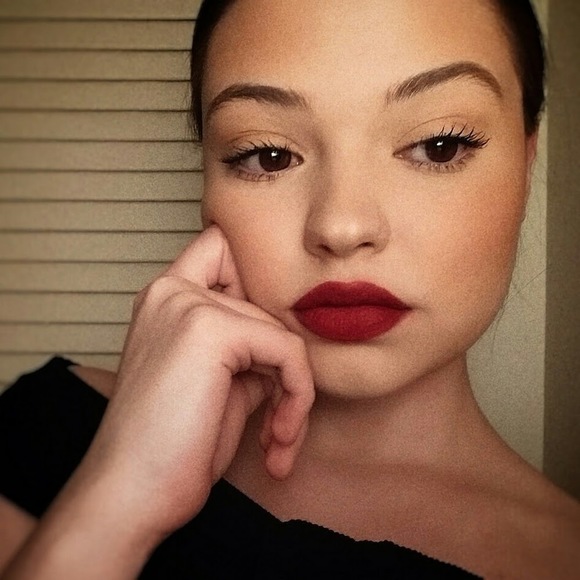 Meet your Posher, Katherine - Picture 1 of 1